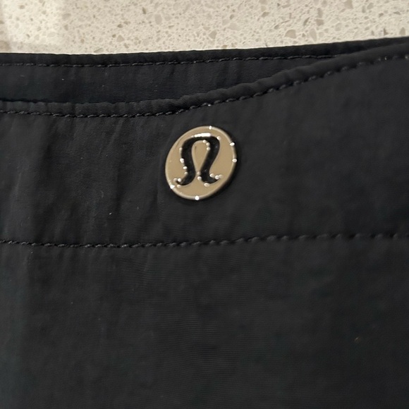 Lululemon Daily Multi-Pocket Tote Bag 20L Black - Picture 6 of 9